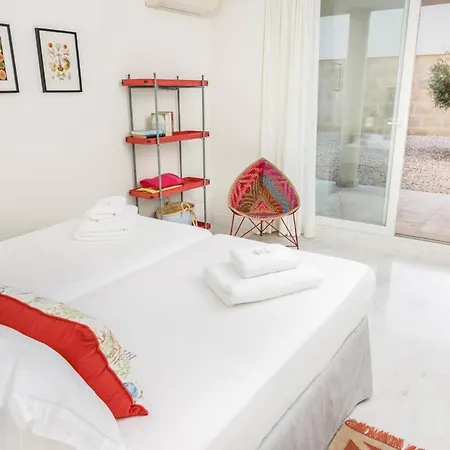 Sleeps 10 With Pool Air Con And Wifi * Binissafuller