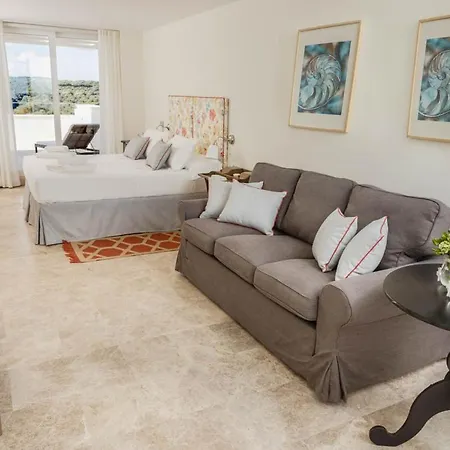 Sleeps 10 With Pool Air Con And Wifi